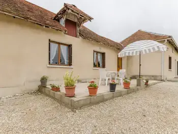 Casa rural en Onjon,Charmant gîte à Onjon avec terrasse privative, jardin commun, et activités nature à proximité FR-1-543-74 N°833982