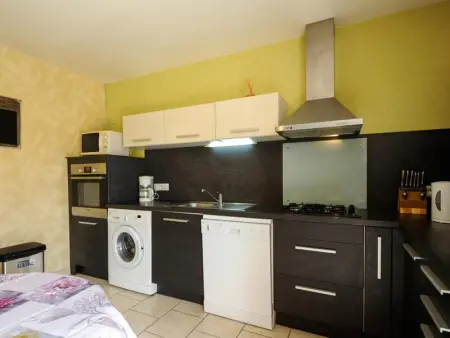 Charmante maisonnette avec jardin privatif, proche de Troyes, idéal pour 4/5 personnes et animaux acceptés - Photo 7