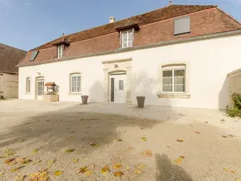 Casa rural en Saint Usage,Maison spacieuse avec cour privée, proche des vignobles et attractions, idéale pour familles et amis FR-1-543-118 N°834011