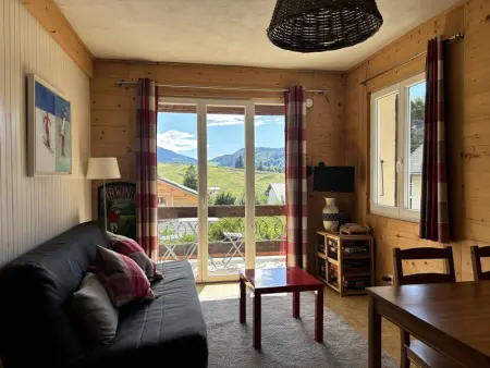 Appartement à Villard de Lans, Charmant appartement fonctionnel près du centre bourg, balcon et parking gratuit - L887178