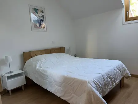 Appartement fonctionnel avec balcon, à 10 min du centre, parking gratuit, idéal pour 5 personnes - Photo 8