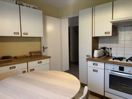 Appartement cosy, balcon sud, 2 chambres, parking gratuit à 10 min du centre et proche ski ! - Photo 3