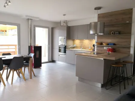 Appartement lumineux et spacieux avec terrasse et parking, à 15 min à pied du centre, parfait pour 6 pers ! - Photo 1