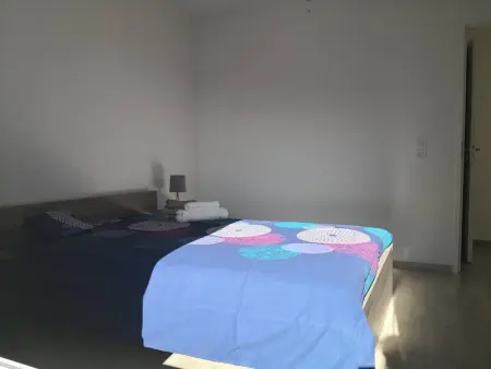 Appartement lumineux et spacieux avec terrasse et parking, à 15 min à pied du centre, parfait pour 6 pers ! - Photo 5