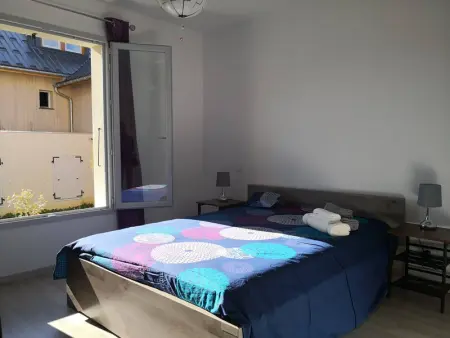 Appartement lumineux et spacieux avec terrasse et parking, à 15 min à pied du centre, parfait pour 6 pers ! - Photo 6