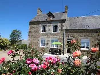 Gite in Céaux,Maison familiale rénovée avec grand jardin paysager, près du Mont Saint-Michel FR-1-362-876 N°834032