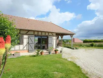 Agriturismo a Laubressel,Gîte plain-pied avec piscine, WiFi et parking privé FR-1-543-133 N°834037