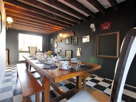 Maison de caractère avec piscine chauffée, espace détente, billard, proche de Provins et Nogent-sur-Seine - Photo 1