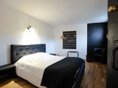 Maison de caractère avec piscine chauffée, espace détente, billard, proche de Provins et Nogent-sur-Seine - Photo 12