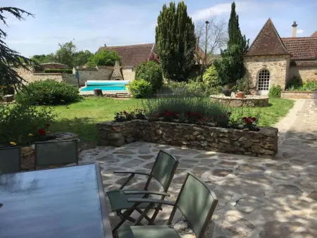 Gîte de Charme avec Piscine Chauffée, Jardin Privatif et Proximité de Sites Touristiques - Photo 8
