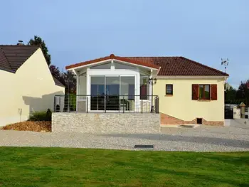 Agriturismo a Maizières la Grande Paroisse,Maison spacieuse avec jardin, véranda, garage, vélos gratuits et 6 personnes max à Maizières-la-Grande-Paroisse FR-1-543-186 N°834073