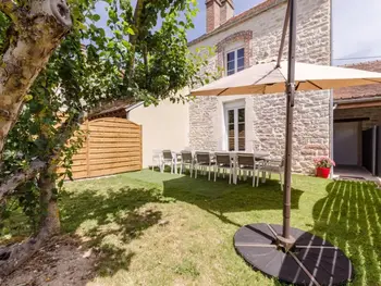 Casa rural en Balnot sur Laignes,Gîte spacieux avec jardin clos, idéal pour famille, proche vignobles et attractions, parking privatif inclus FR-1-543-188 N°834074