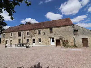 Gîte in Merri,Maison de charme avec grand jardin, jeux pour enfants, et équipements modernes à Merri FR-1-497-137 N°834093