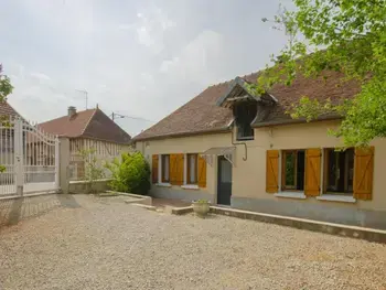 Casa rural en Saint Parres aux Tertres,Maison familiale près de Troyes avec jardin clos, terrasse, wifi et équipements pour enfants FR-1-543-202 N°834095