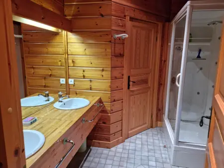 Chalet confortable face aux pistes – 13 couchages, garage, ski room, proche Combloux et Megève - Photo 18