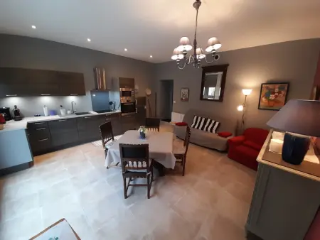 T2 de Standing avec Jardin, Terrasse et WI-FI au Centre de La Roche-Posay - Photo 2