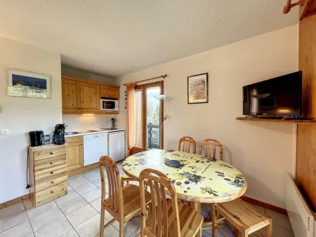 Appartement 2 pièces + coin montagne proche pistes de ski avec parking - Photo 3