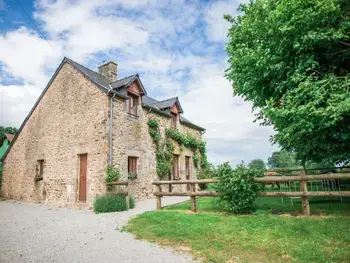 Gîte in Saint Léonard des Bois,Maison de campagne familiale aux Alpes mancelles - 3 chambres, cheminée et activités proches FR-1-410-149 N°834130