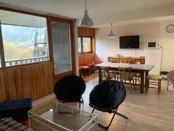 Appartement à Mont Dore,F2 bis tout confort avec balcon au pied des pistes, parking et local à skis, Mont-Dore FR-1-415-100 N°887248