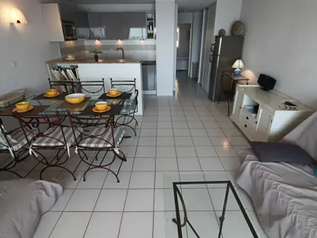 Appartement Climatisé Front de Mer avec Terrasse, Piscine, et Garage Privatif à Sète - Photo 11