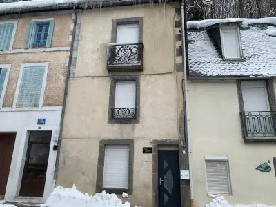 Appartement à Mont Dore, Studio RDC avec WiFi proche centre Mont-Dore - 2 couchages - 2 étoiles - Équipé et tout confort - L887262