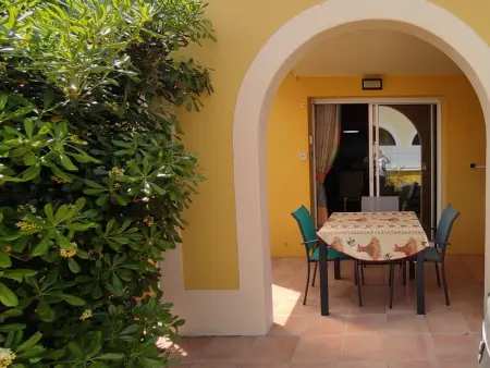 Villa climatisée avec jacuzzi, 2 terrasses, équipements modernes et proche du centre, Agde - Photo 1