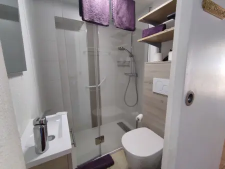 Villa climatisée avec jacuzzi, 2 terrasses, équipements modernes et proche du centre, Agde - Photo 8