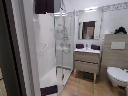 Villa climatisée avec jacuzzi, 2 terrasses, équipements modernes et proche du centre, Agde - Photo 14