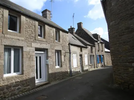 Charmant gîte au cœur de Barfleur, près du port, avec cour privée et animaux acceptés - Photo 3