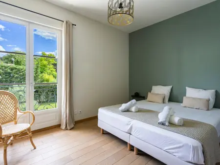 **Charmant Mas Rénové avec Piscine et Jardin au Cœur de la Provence!** - Photo 10