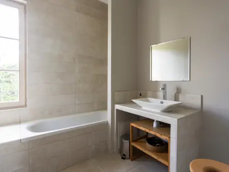 **Charmant Mas Rénové avec Piscine et Jardin au Cœur de la Provence!** - Photo 14