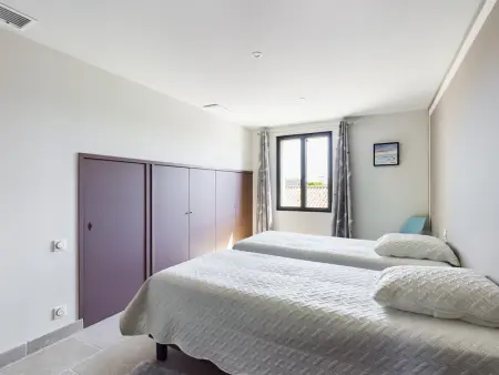 Villa rénovée à Eygalières avec piscine chauffée - Photo 19