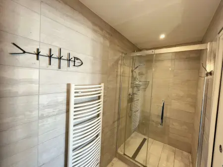 Duplex de standing en centre-ville avec parking, proche port et plage - Photo 19