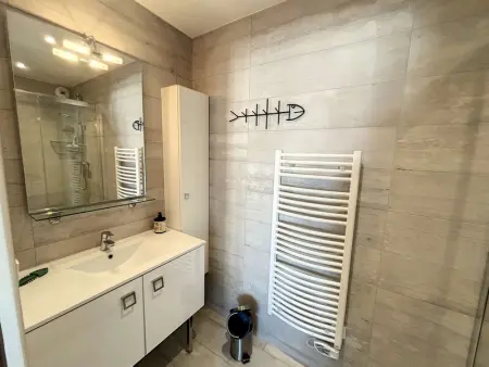 Duplex de standing en centre-ville avec parking, proche port et plage - Photo 20