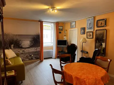 Appartement à Les Sables d'Olonne, Studio cosy pour 2 à 50m de la plage, centre-ville, tout équipé - L887327