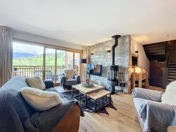 Chalet a Combloux,Demi-chalet de luxe avec piscine et vue Mont Blanc FR-1-560-71 N°834331