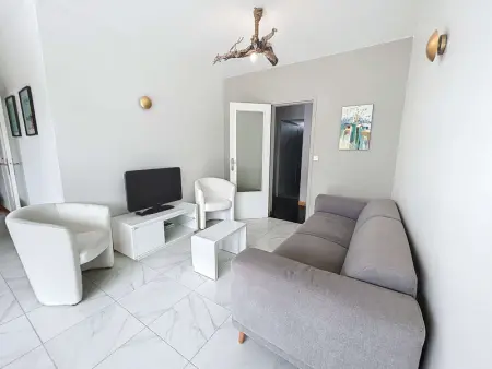 Maison calme, proche plage et commerces à Jullouville, jardin clos, 3 chambres, idéale vacances - Photo 3