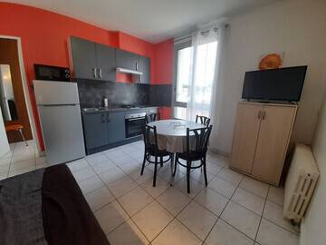 Location Appartement à La Roche Posay,T2 situé en plein centre-ville de La Roche-Posay FR-1-541-79 N°887368