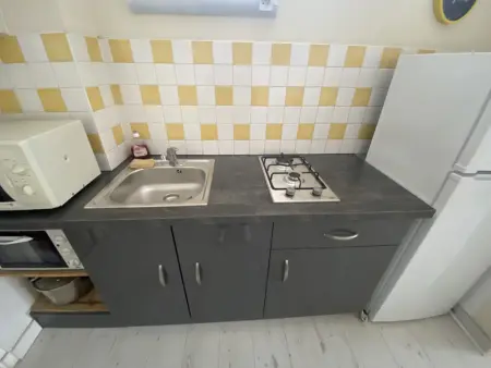 Studio cosy en cœur de La Roche-Posay, proche Thermes, Wi-Fi, laverie, tout équipé - Photo 1