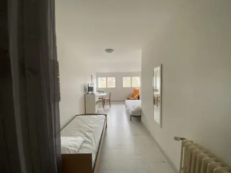 Studio cosy en cœur de La Roche-Posay, proche Thermes, Wi-Fi, laverie, tout équipé - Photo 2