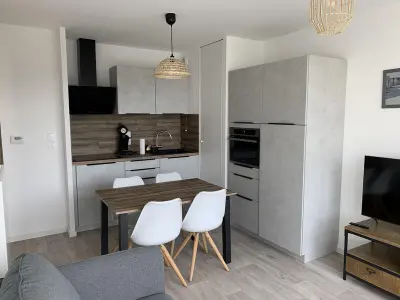 Appartement à Fort Mahon Plage, Appartement T2 Centre Ville avec Parking - Fort-Mahon-Plage - L887386