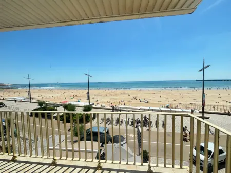 Appartement à Les Sables d'Olonne, Appartement 4 pièces avec balcon face mer, proche plage et commerces, idéal famillies - L887513