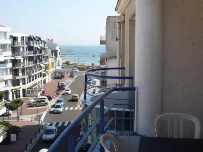 Appartement à Les Sables d'Olonne, Studio-mezzanine agréable à 150m de la plage, quartier Arago, balcon-terrasse, animaux acceptés - L887528