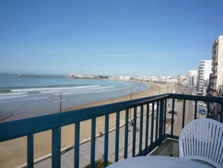 Appartement à Les Sables d'Olonne, Studio rénové face mer avec balcon au centre plage, proche commerces - Les Sables d'Olonne - L887603