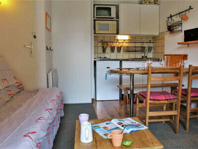 Location Appartement à Risoul,Appartement Studio 4 couchages RISOUL 1850 FR-1-330-550 N°887616
