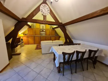 Voici une suggestion de titre :

Gîte charmant près de Nancy avec climatisation, WiFi, barbecue et parking privé - Photo 1