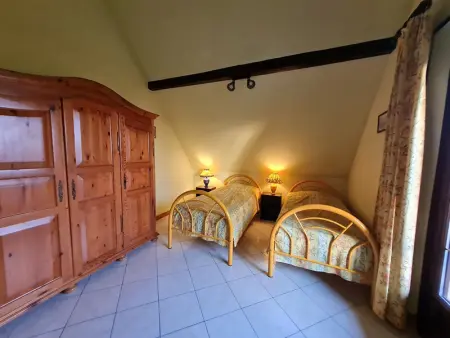 Voici une suggestion de titre :

Gîte charmant près de Nancy avec climatisation, WiFi, barbecue et parking privé - Photo 15