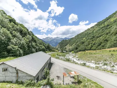 Bel appartement 4 pers, terrasse, parking privé, proche ski et thermes - Photo 8