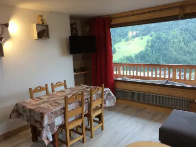 Appartement à Le Grand Bornand, Appartement charmant pour 4 pers. au Grand Bornand avec balcon ensoleillé, animaux admis - L887678