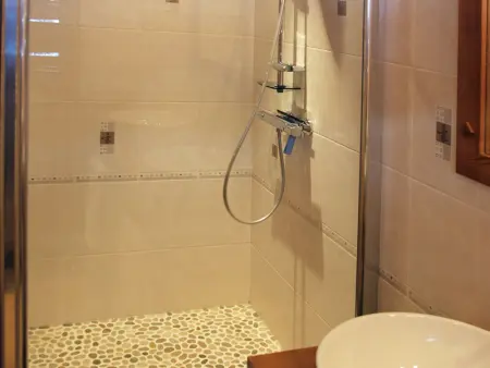 Chalet familial, 5 chambres, hammam, cheminée, près des pistes - Photo 15